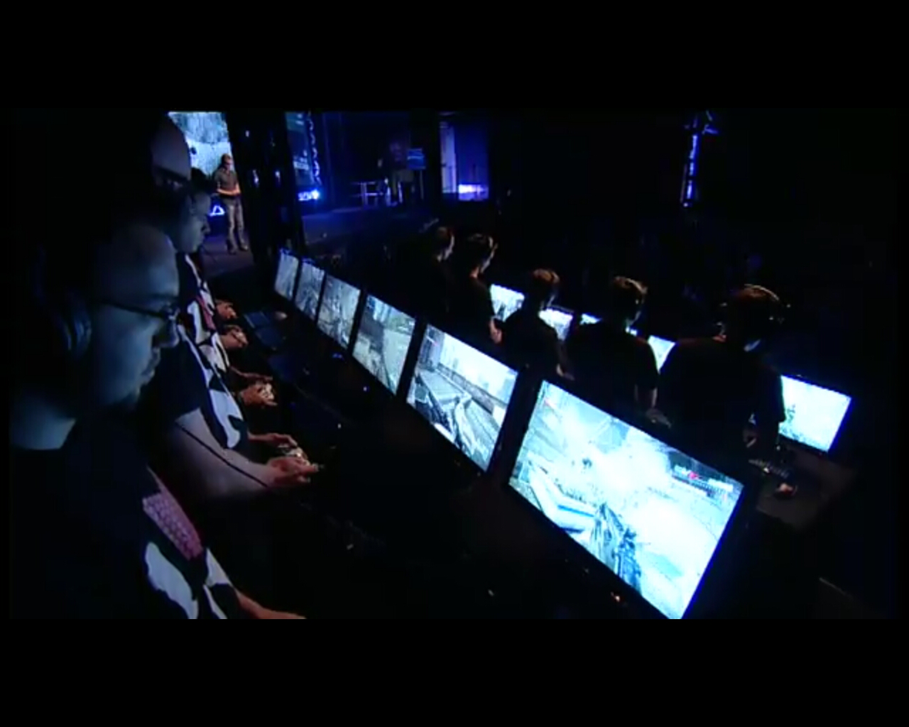 gamescom-2010-conference-ea-image (53)