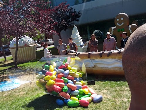 jelly-bean-statue-googleplex.