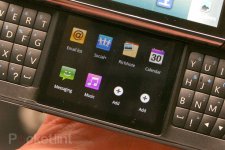 lg-qwerty-dual-screen-android-phone-1
