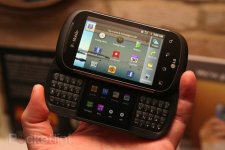 lg-qwerty-dual-screen-android-phone-6