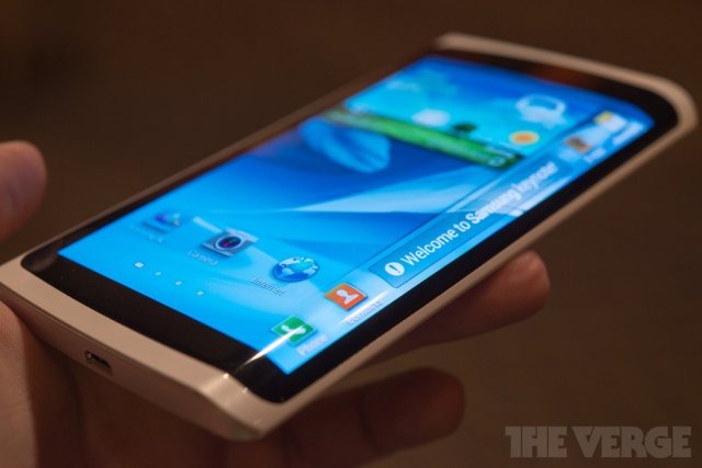 samsung-youm-prototype-ecran-flexible-souple-CES-2013- (15)
