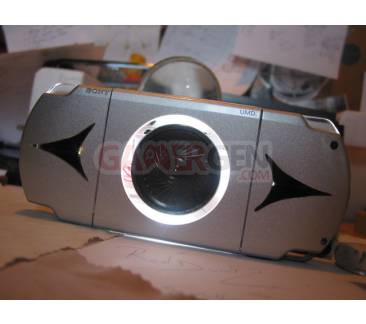 PSP-Slim-Silver-Divinity-reddwarf2 (4)