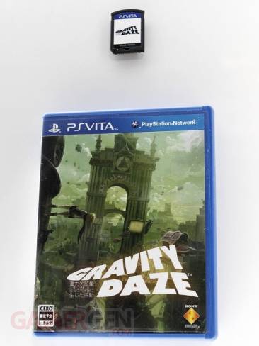 jaquette-gravity-daze
