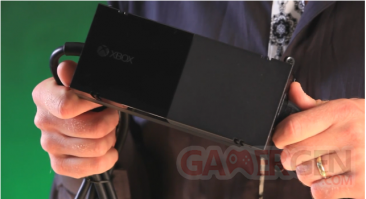 Xbox One - d&eacute;ballage brique alimentation externe