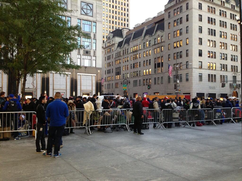 apple-store-5th-avenue-iphone-5s- (6)