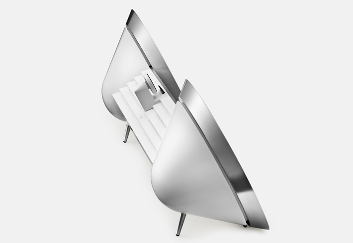 BeoPlay-A8-airplay-iphone-ipad-ipod-3