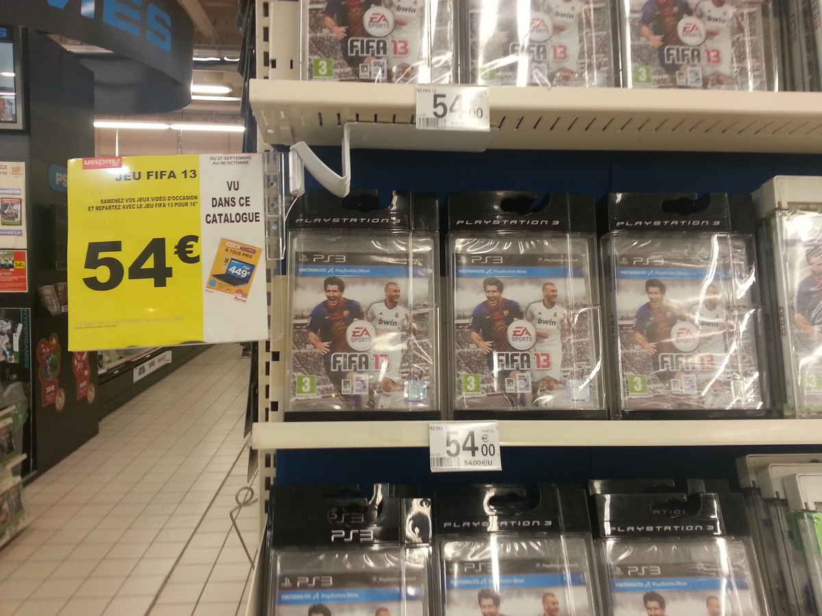 FIFA-13-stand-auchan-image_2