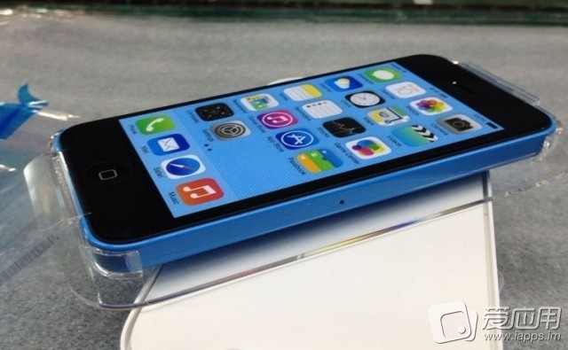 iPhone-5C-bleu-jaune- (1)
