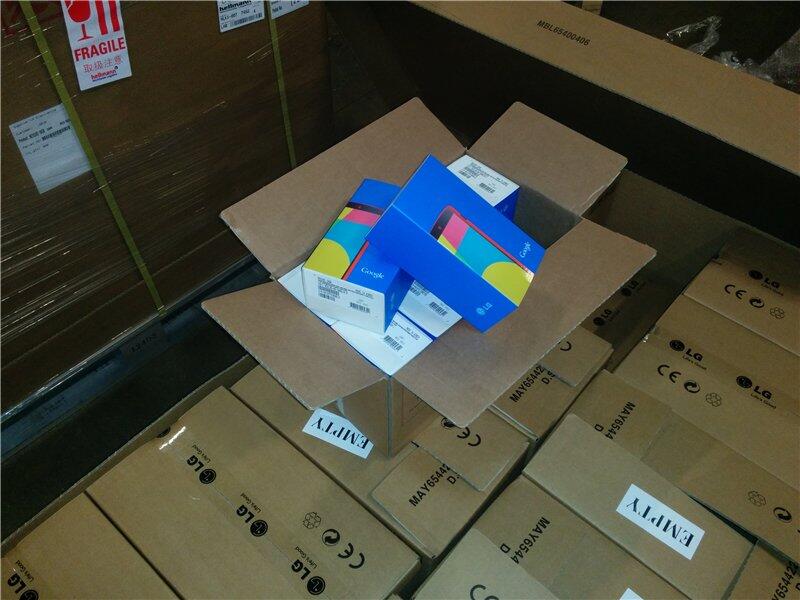 nexus-5-rouge-package-boite- (1)