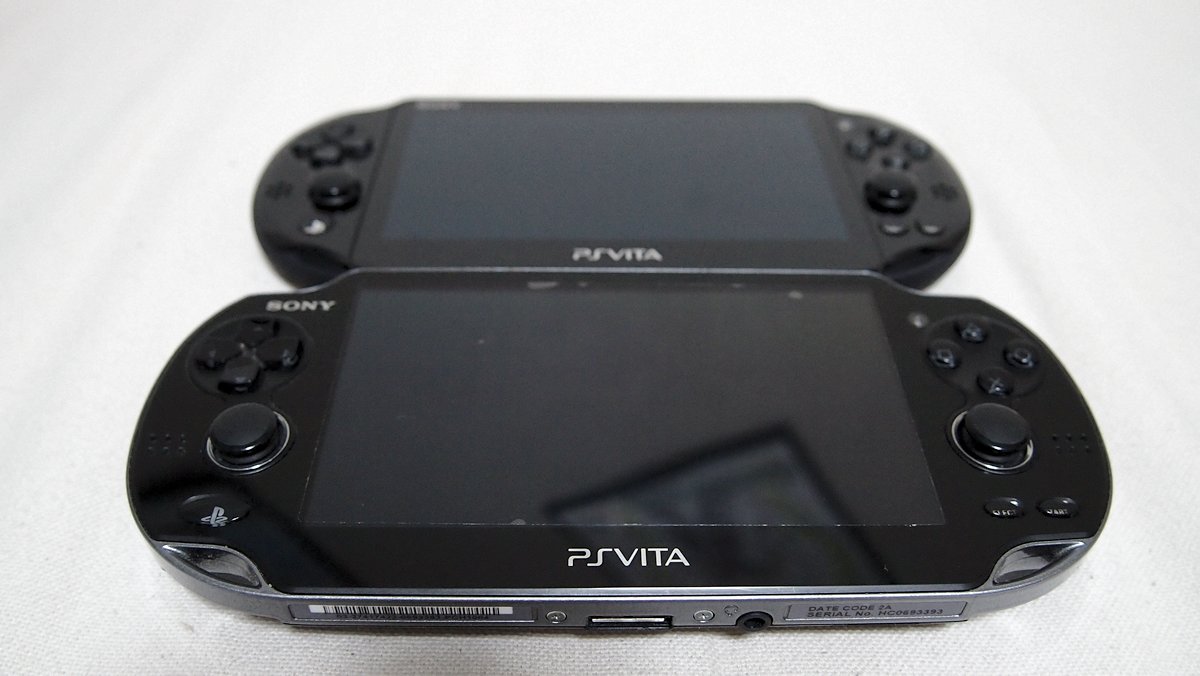 PSVita  comparaison des modèles 1000  2000 10.10.2013 (2)