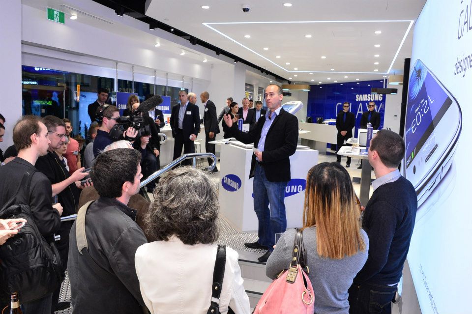samsung-experience-store-boutique-physique-clone-apple-store-sydney-12