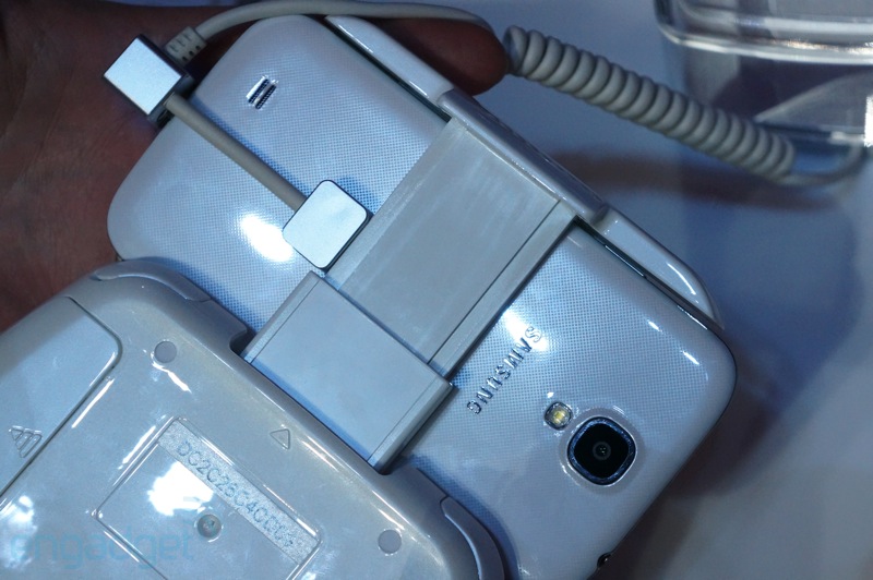 Samsung Galaxy S IV prototype manette images screenshots  04