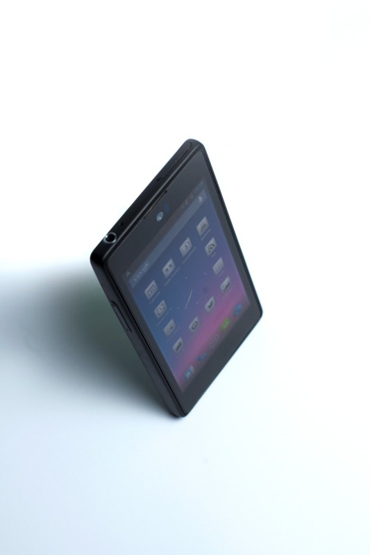 yotaphone- (3)